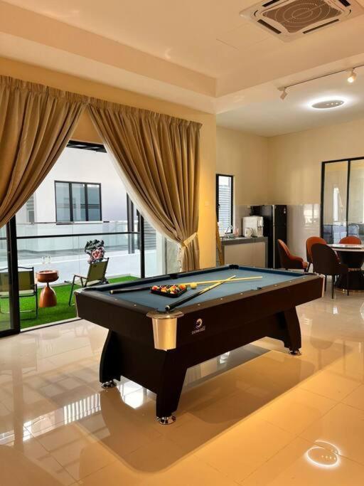 Happiness 20pax Karaoke & Snooker Rumah percutian Ipoh