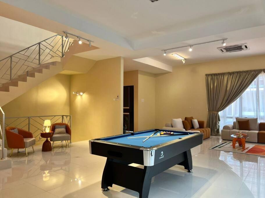Rumah percutian Happiness 20pax Karaoke & Snooker Ipoh
