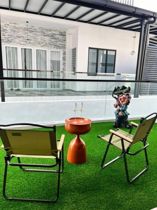 Rumah percutian Happiness 20pax Karaoke & Snooker Ipoh